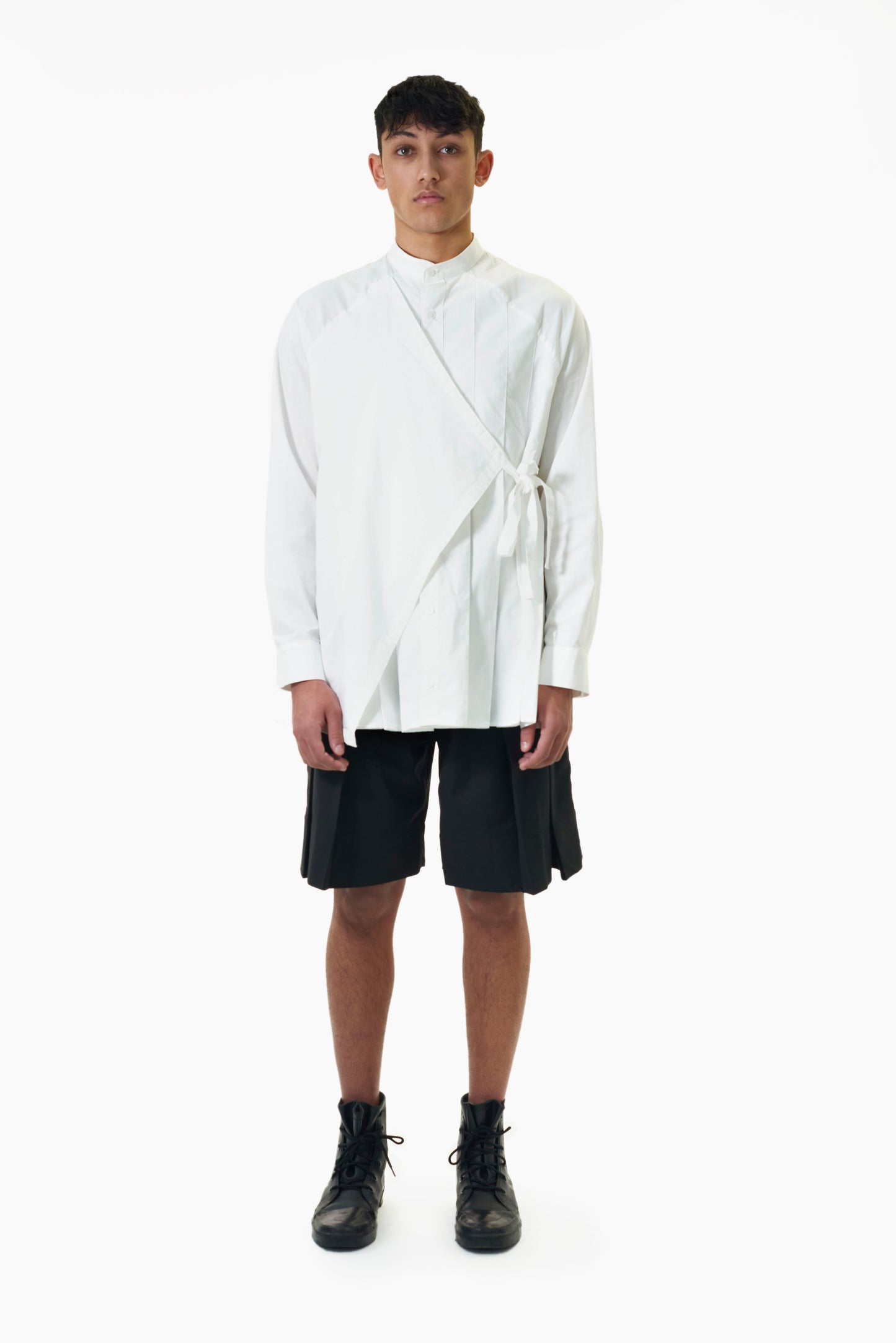 Men's pleated shirt in white